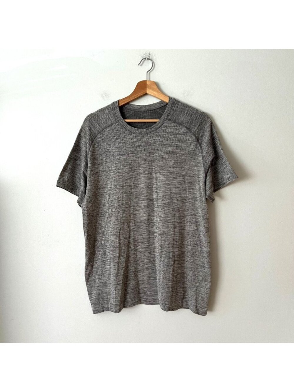 Lululemon Metal Tech Vent Gray T-Shirt Men's Size Large